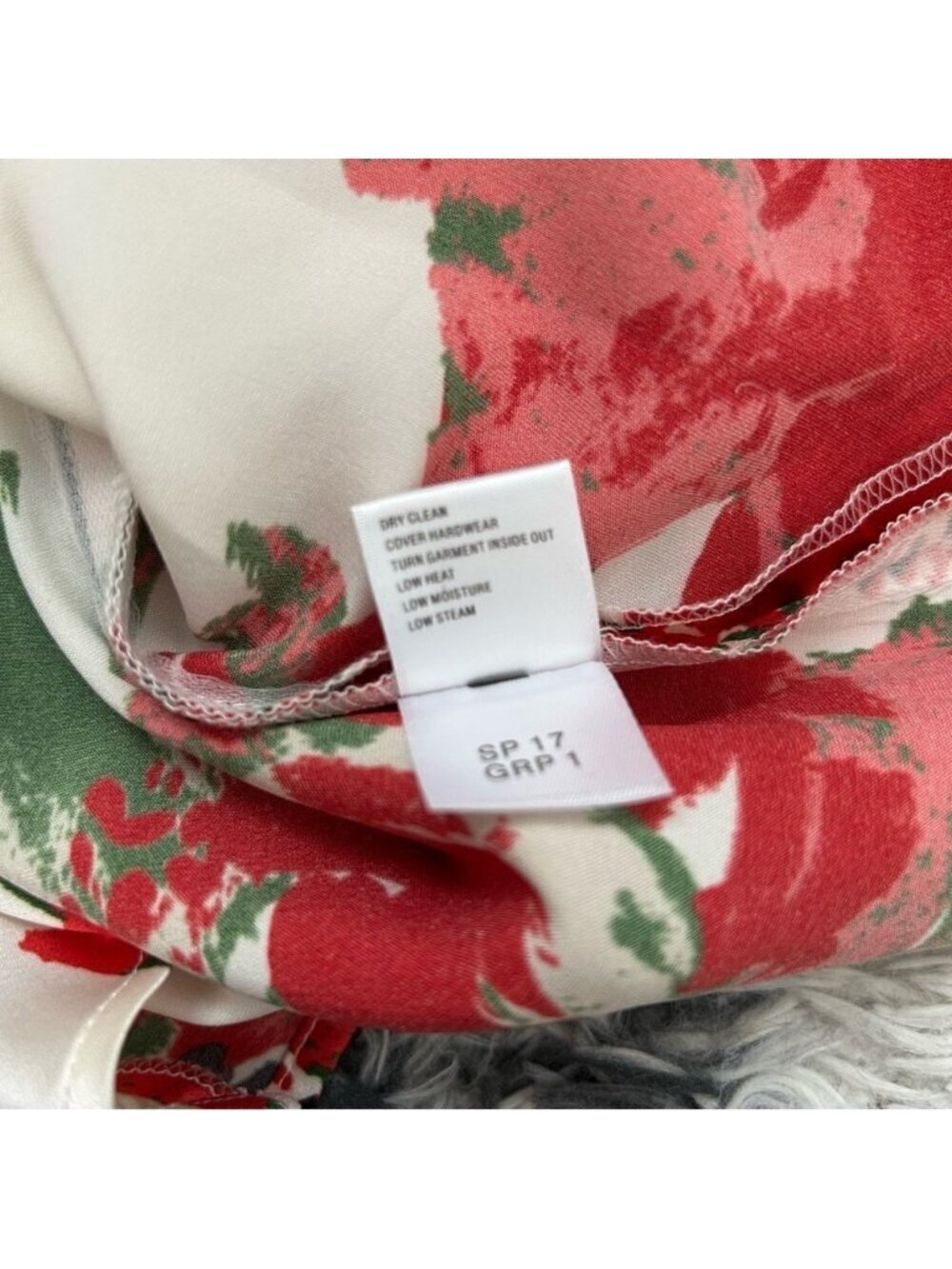 St. John Collection Silk Top - Picture 11 of 11